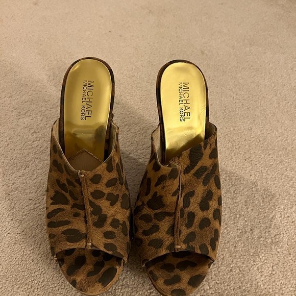 Women’s Leather Leopard Print MK Sandal Size 8 in Excellent Used Condition - Picture 5 of 6
